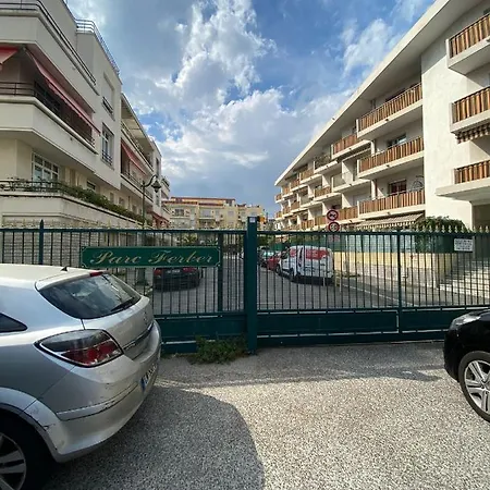 Parc Ferber - Studio, Rez-de-jardin, Proche Mer, Carras Apartament *